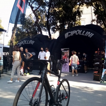 cipollini stand gonfiabile