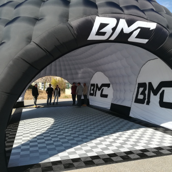 bmc stand gonflable