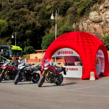  Igloo gonfiabile per Yamaha