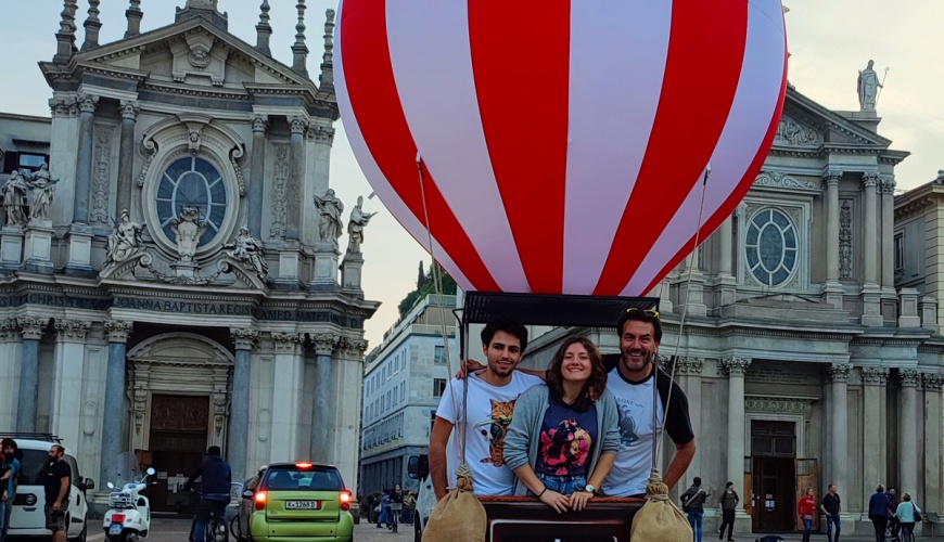 SELFIEBALLON - Un'altra invenzione geniale: la 'mongolfiera pubblicitaria interattiva'