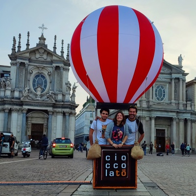 SELFIEBALLON - Un'altra invenzione geniale: la 'mongolfiera pubblicitaria interattiva'